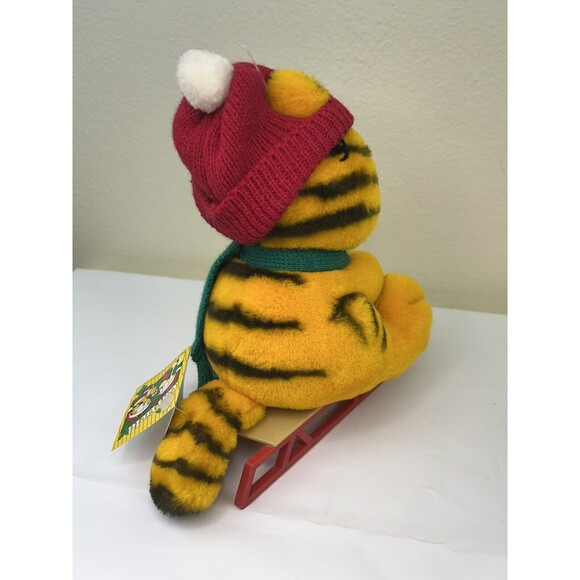 Vintage Dakin Garfield Takes The Mountain Stuffed Plush Sleigh Sled Winter Cat‎ - Picture 6 of 7